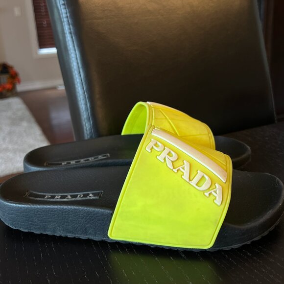 PRADA SLIDES - Picture 2 of 3